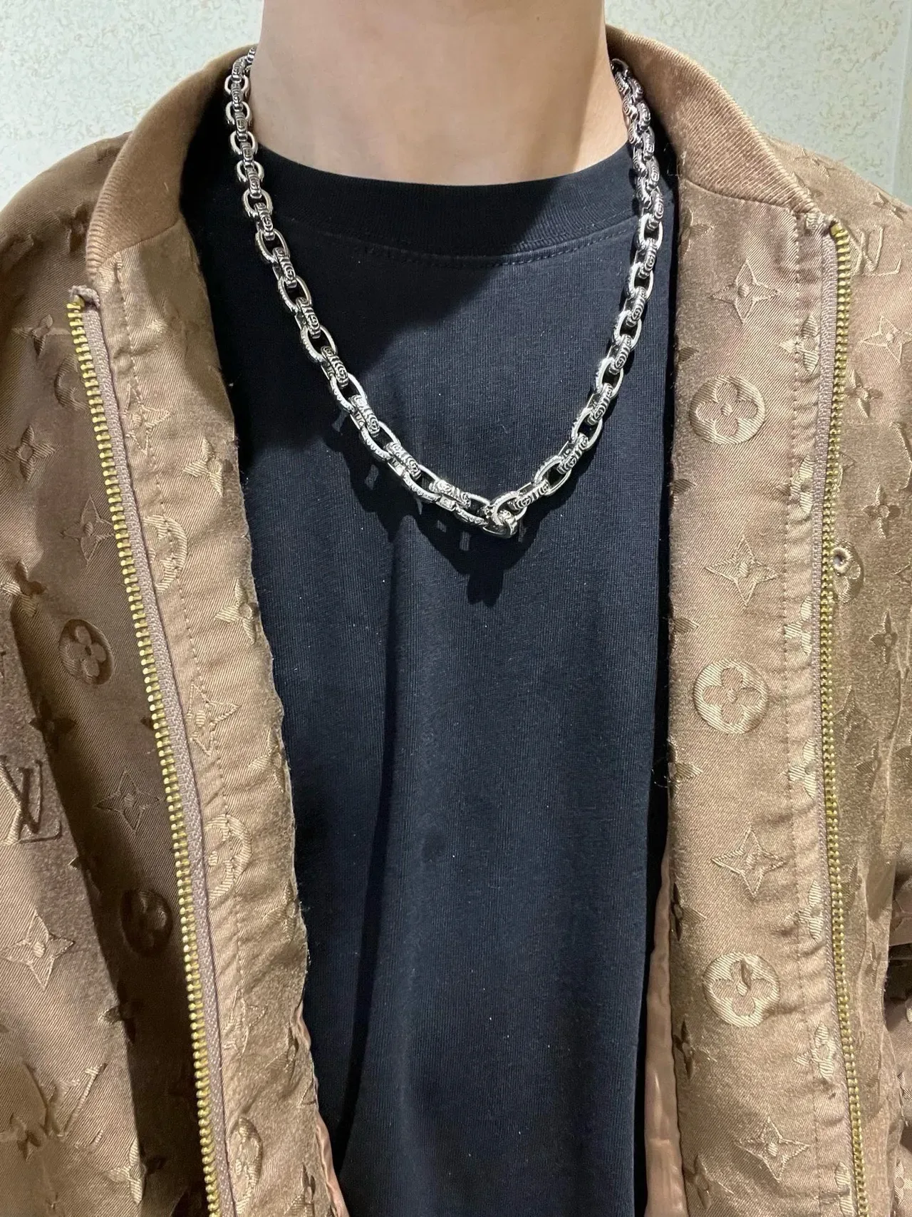 Gucci Ornate Scrollwork Oval-Link Silver Necklace 2