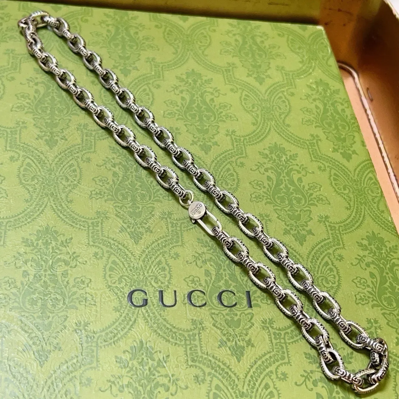 Gucci Ornate Scrollwork Oval-Link Silver Necklace 6