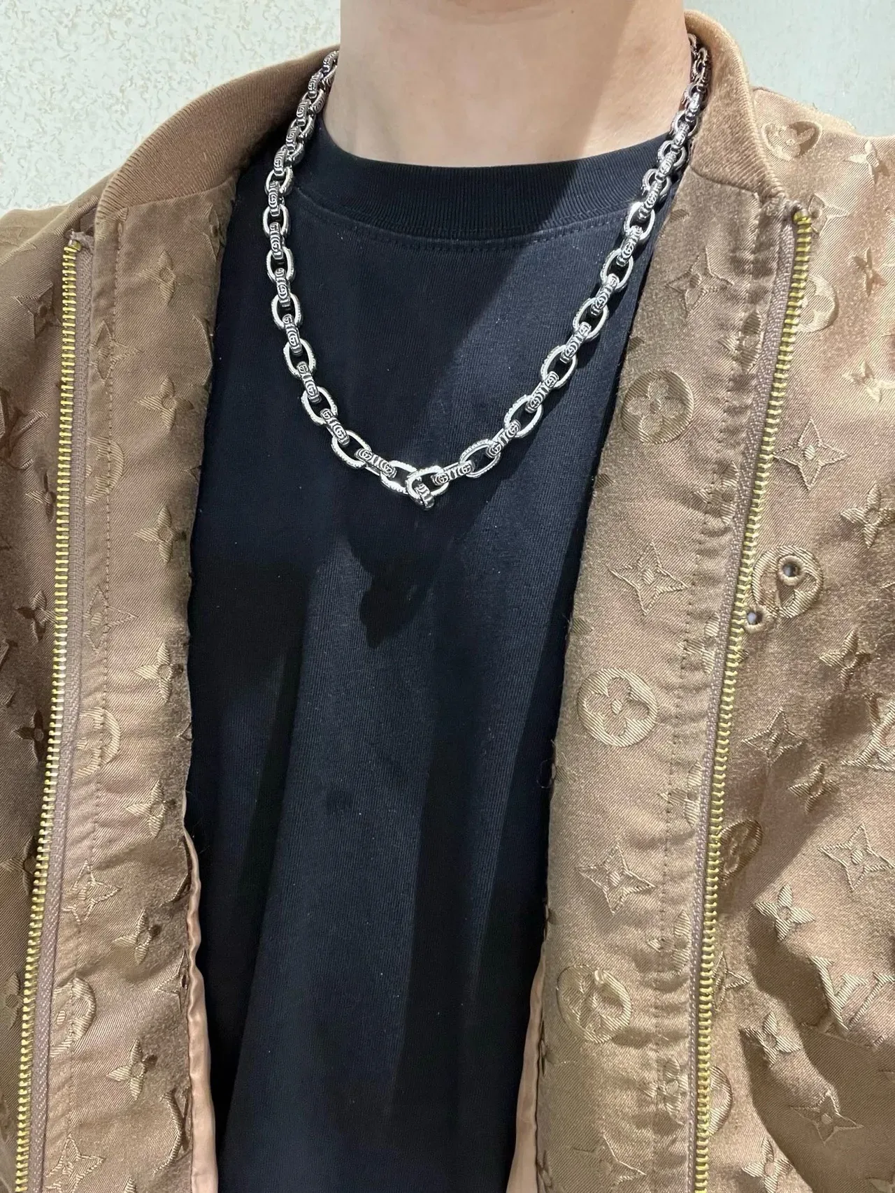 Gucci Ornate Scrollwork Oval-Link Silver Necklace 8