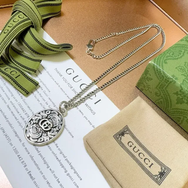 Gucci Oval Medallion Interlocking G Necklace 3