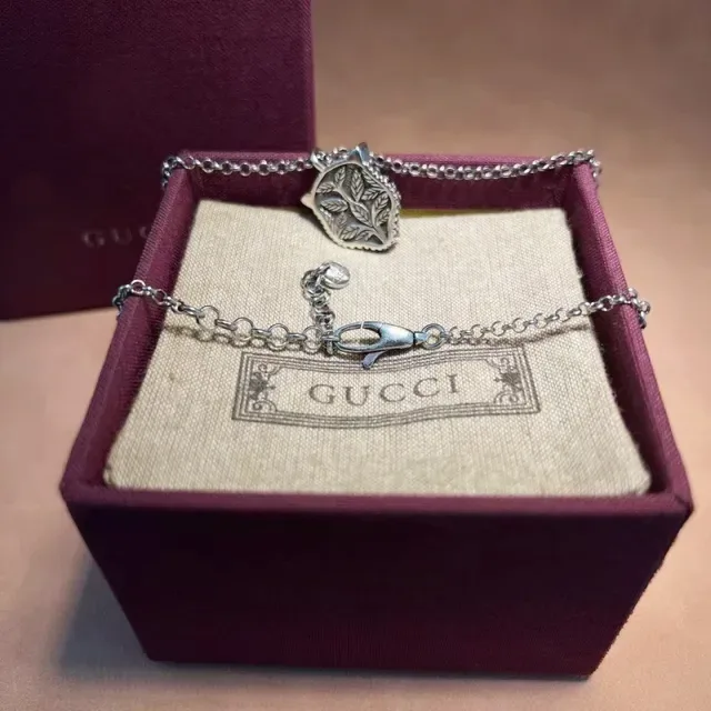 Collier Gucci Violet Multicolore Cristal-Pavé Pendants Tête d'Animal Accent Perle 3