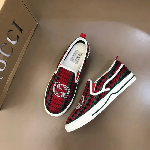 Gucci Rouge Multicolore Slip-on Baskets lifestyle en tricot à motif pied de poule 8