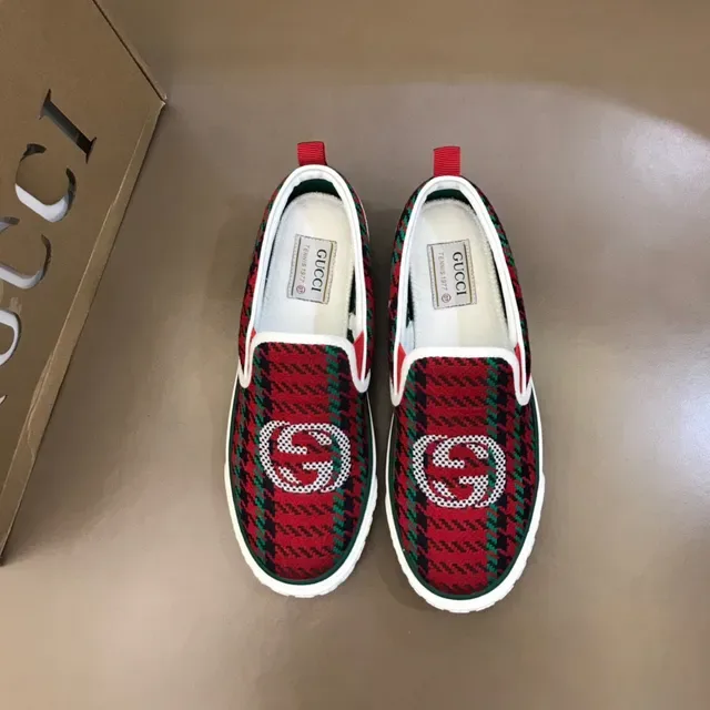 Gucci Rouge Multicolore Slip-on Baskets lifestyle en tricot à motif pied de poule 9