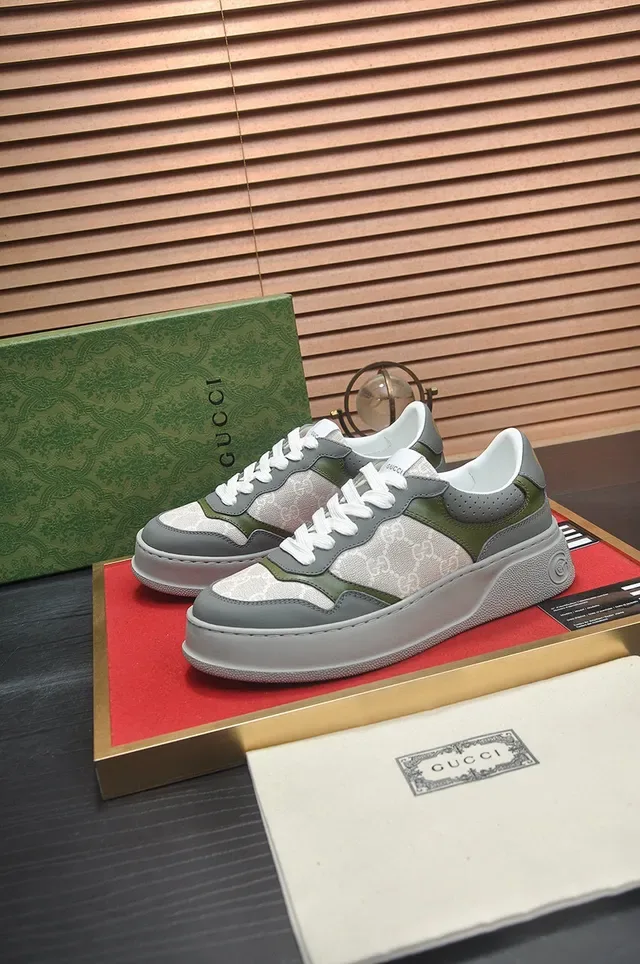 Gucci Rhyton Sneakers style de vie vert olive et gris GG Monogram 4