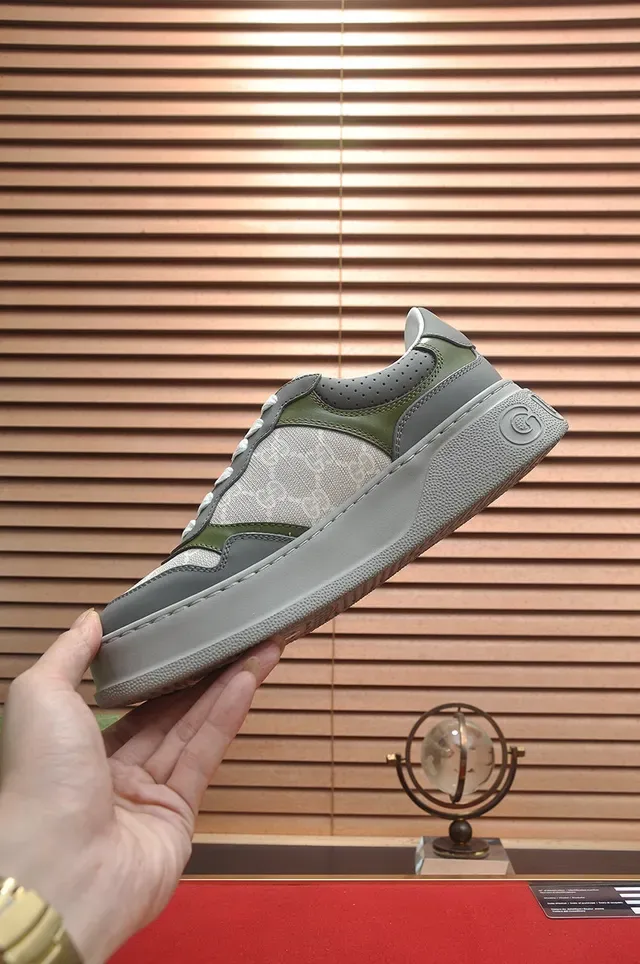 Gucci Rhyton Sneakers style de vie vert olive et gris GG Monogram 5
