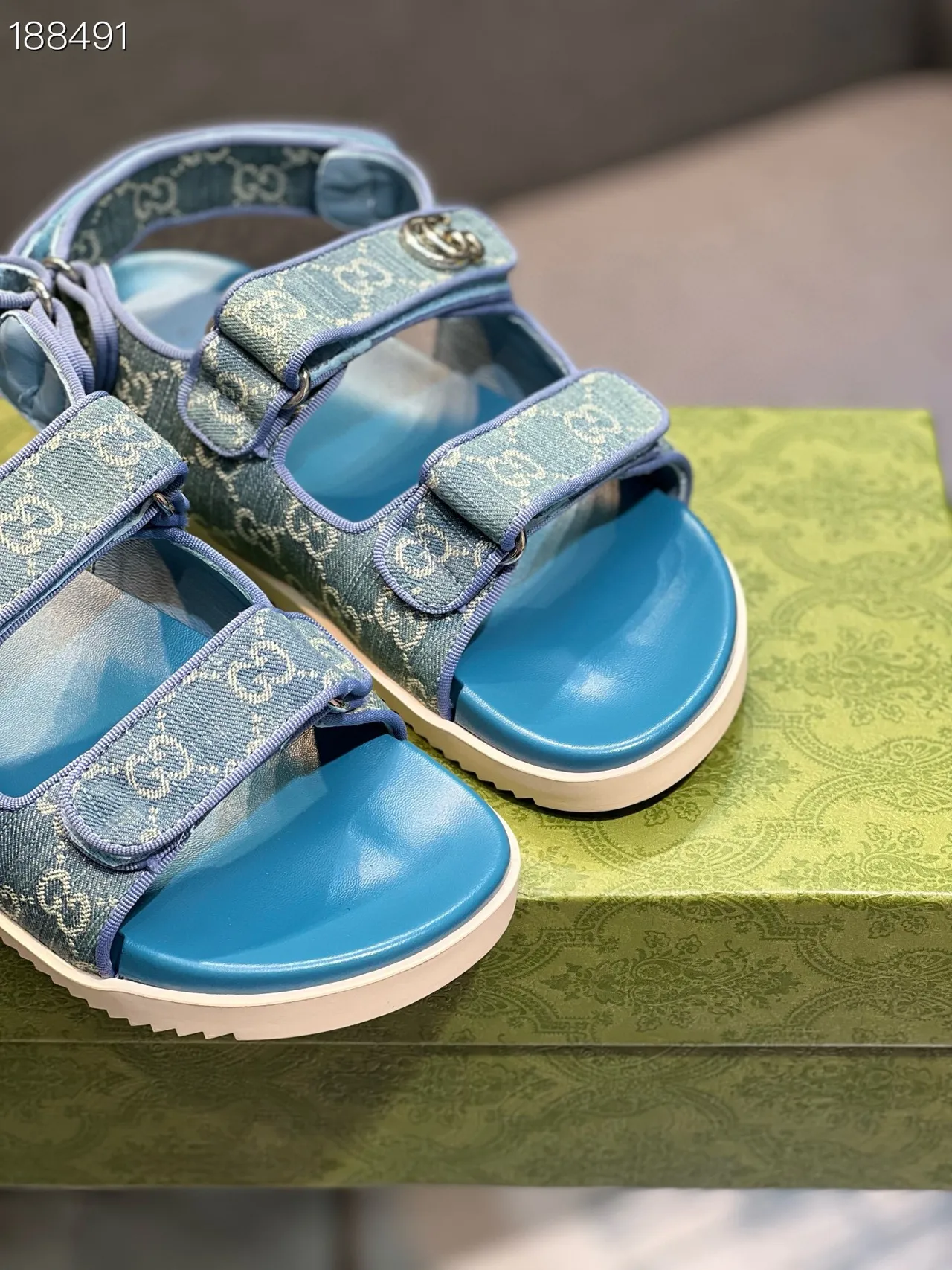 Gucci Screener Sandales casuales Monogram Jacquard Bleu 4