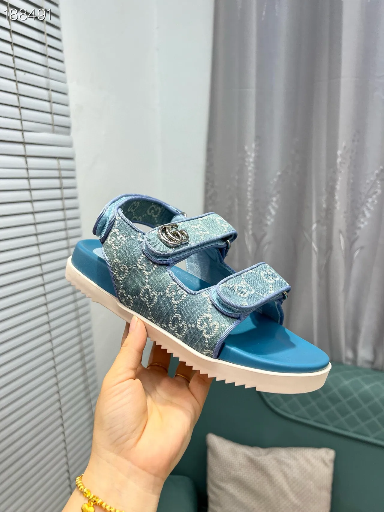 Gucci Screener Sandales casuales Monogram Jacquard Bleu 8