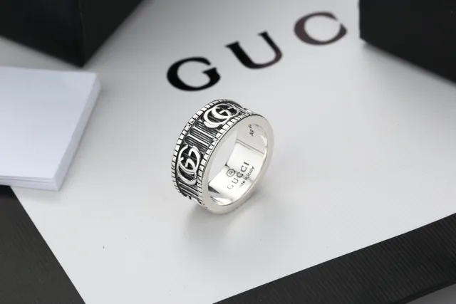 Gucci Screener Interlocking GG Wide Band Ring 5