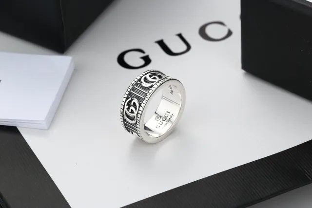 Gucci Screener Interlocking GG Wide Band Ring 6