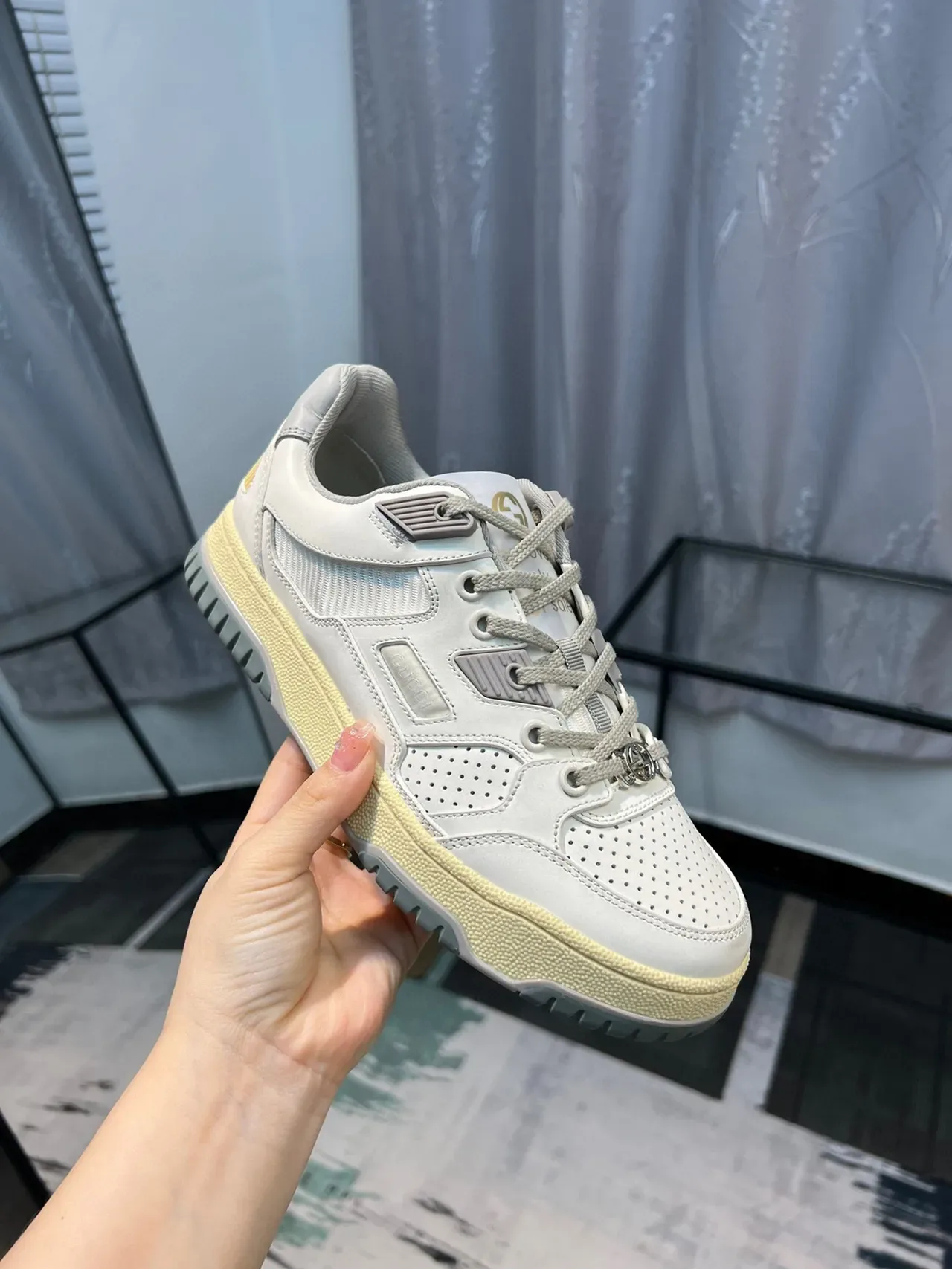 Gucci Screener Off-White and Mint Green Lifestyle Sneakers 6