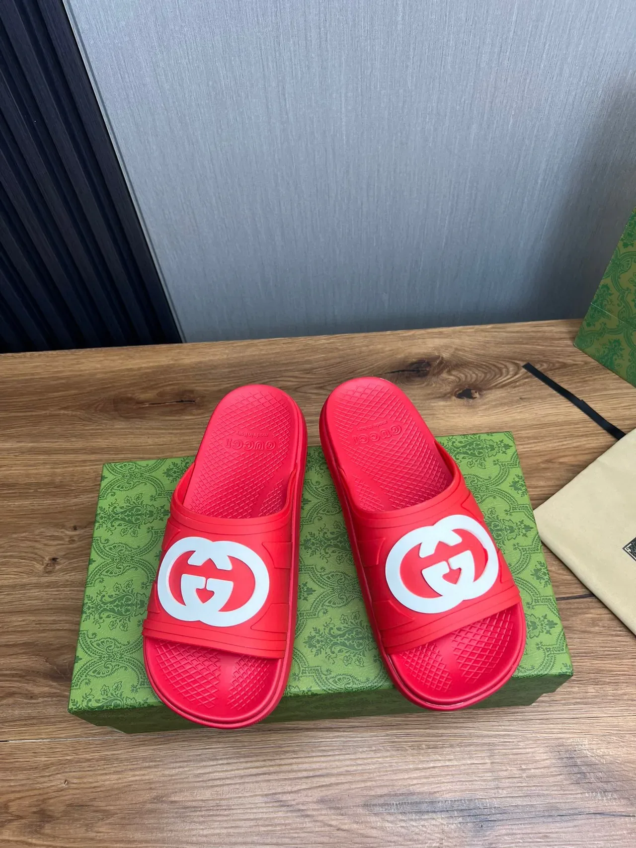 Gucci Screener Red and White Interlocking G Logo Slippers 2