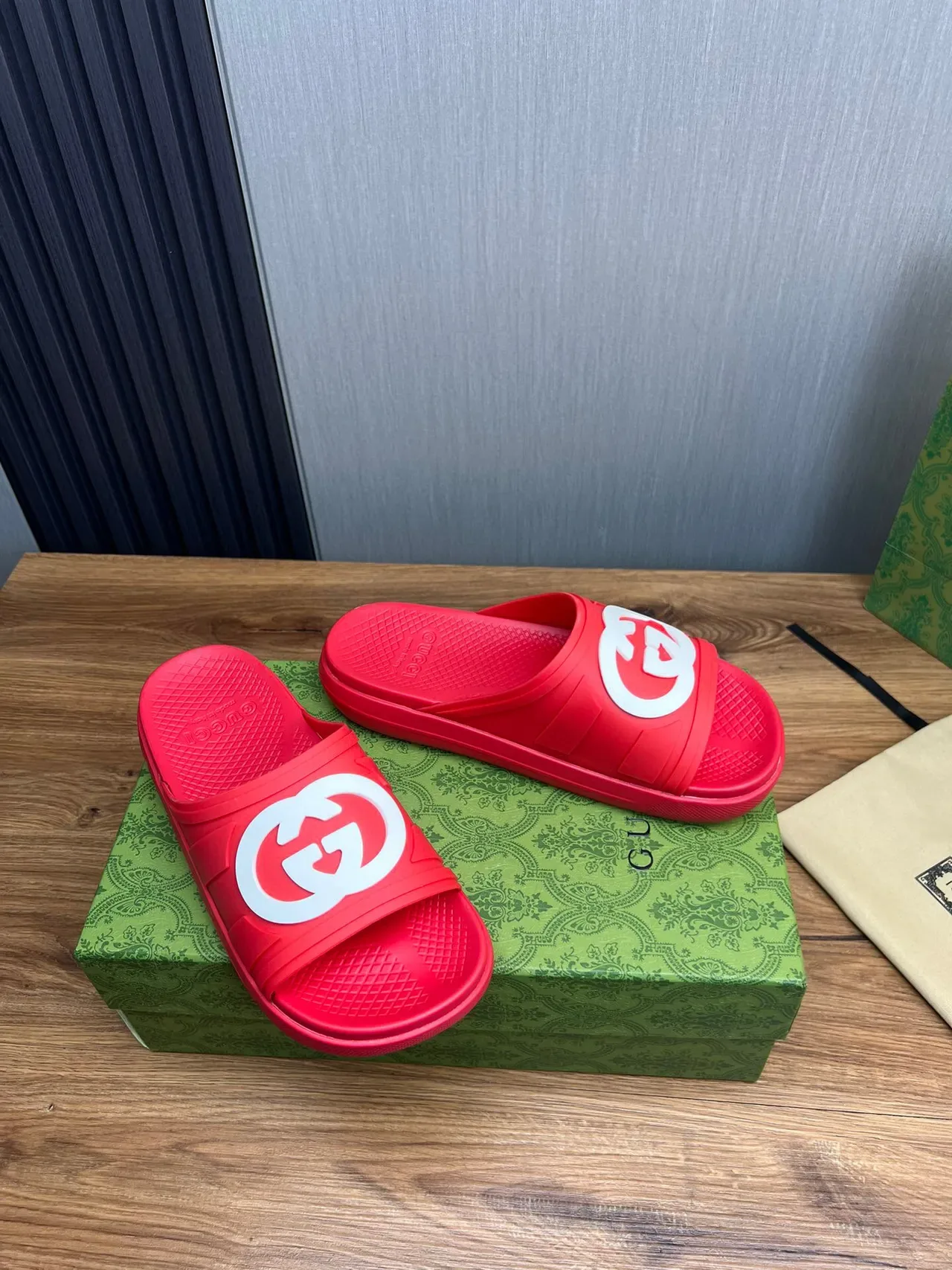 Gucci Screener Red and White Interlocking G Logo Slippers 3