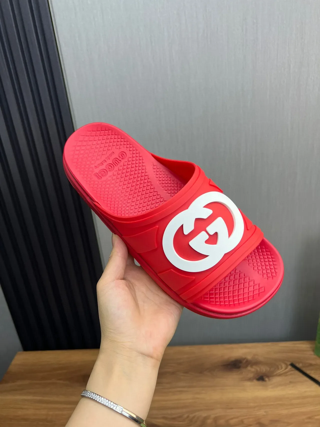 Gucci Screener Red and White Interlocking G Logo Slippers 4