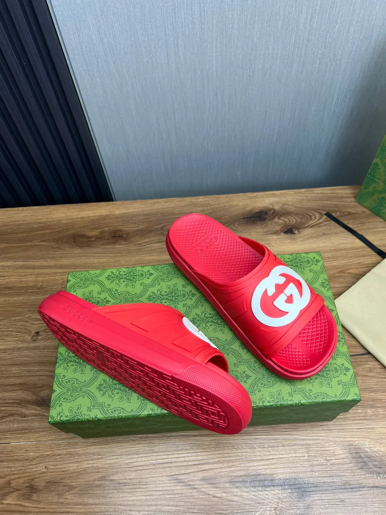 Gucci Screener Red and White Interlocking G Logo Slippers 6