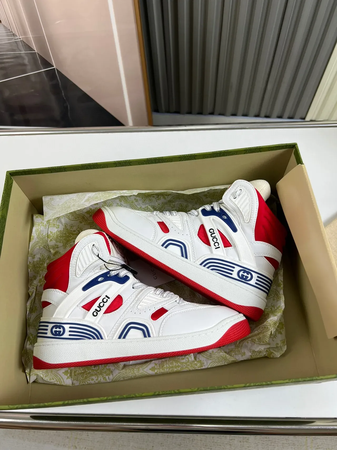 Gucci Screener sneakers lifestyle branco vermelho azul 6