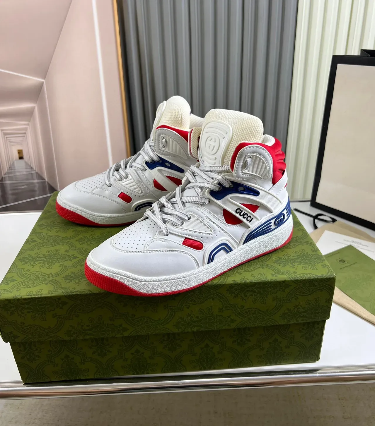 Gucci Screener sneakers lifestyle branco vermelho azul 8