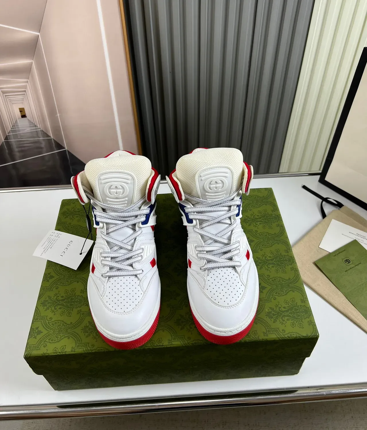 Gucci Screener sneakers lifestyle branco vermelho azul 9