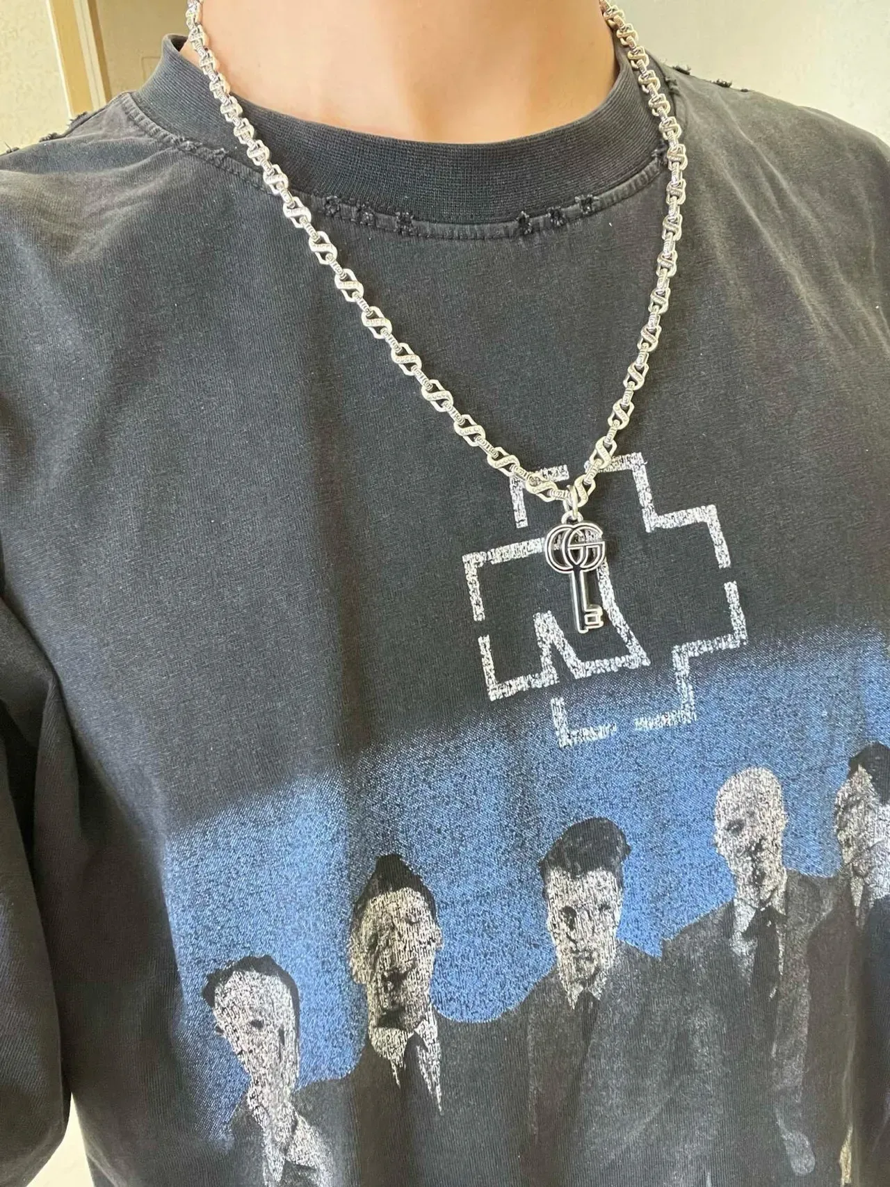 Gucci Silver Black Chain Key-Shaped Pendant Necklace 8