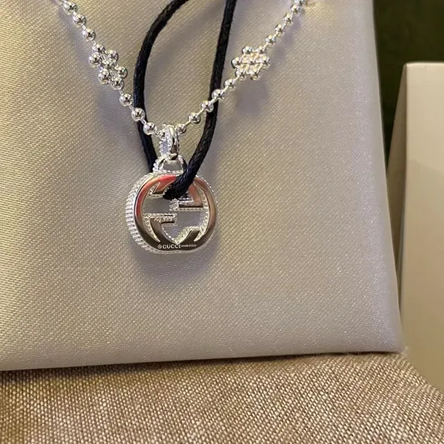Gucci Silver Black Circular Pendant Interlocking G Logo Necklace 4