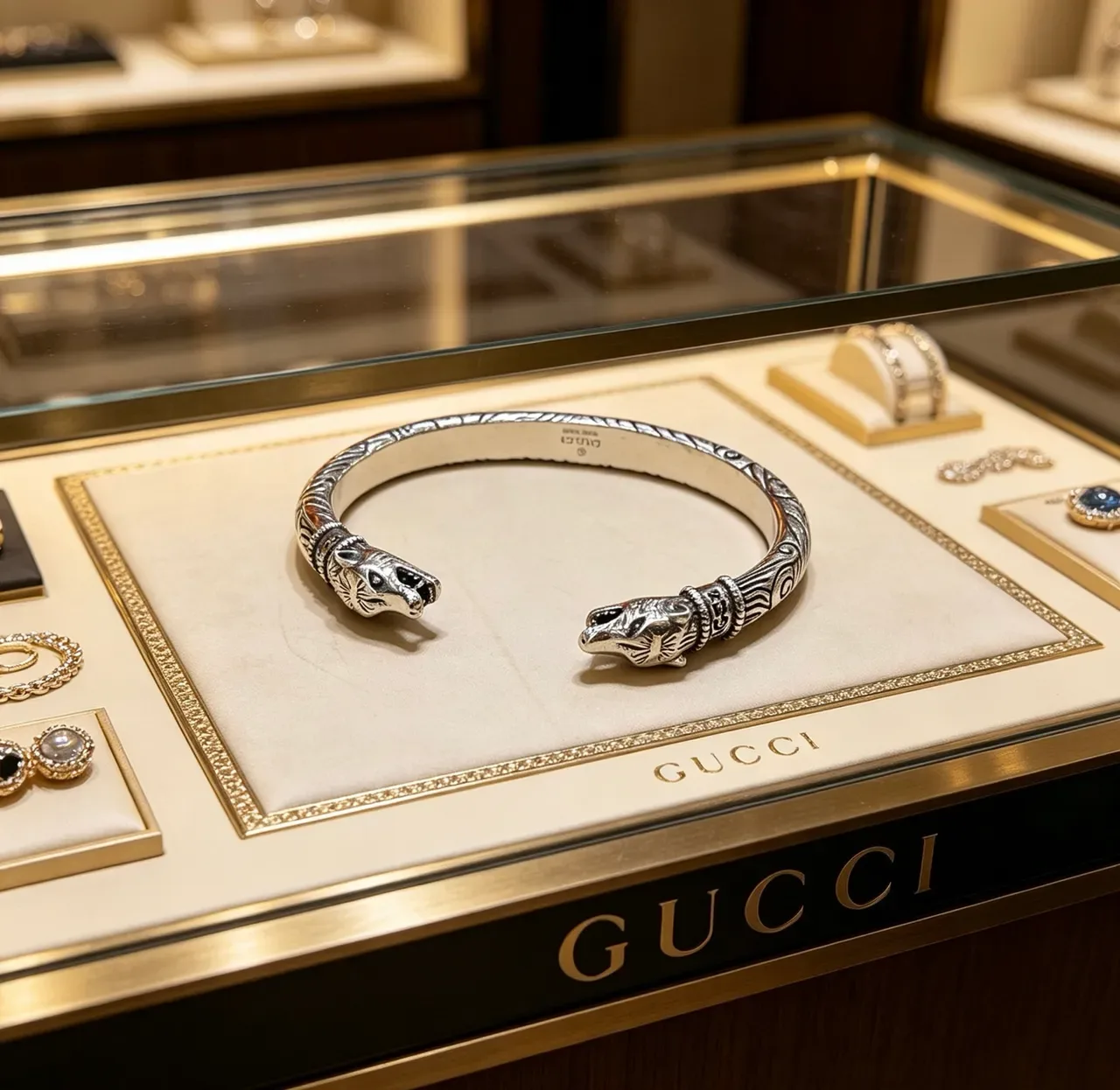 Gucci Silver Black Open Cuff Animal Head Terminals Bracelet 9