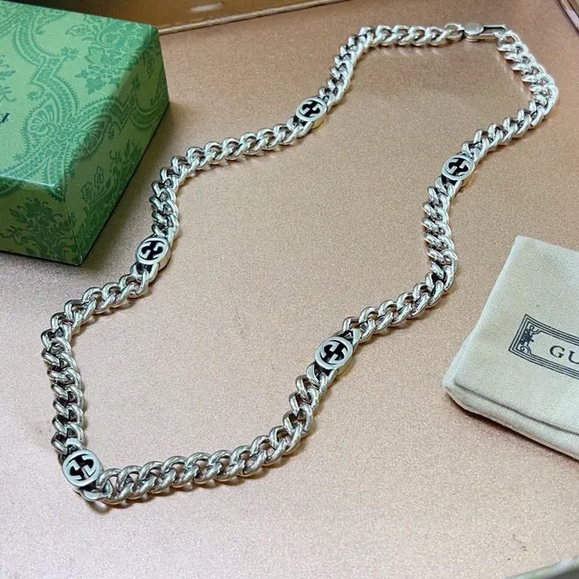 Gucci Silver Chunky Curb Chain Interlocking G Medallions Necklace 3