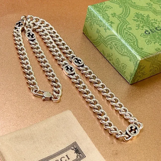 Gucci Silver Chunky Curb Chain Interlocking G Medallions Necklace 4