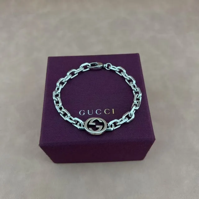 Gucci Corrente chunky curb-link de prata Três medallions circulares GG interligados Colar 4