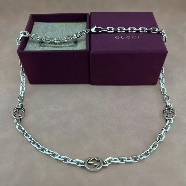 Gucci Corrente chunky curb-link de prata Três medallions circulares GG interligados Colar 5