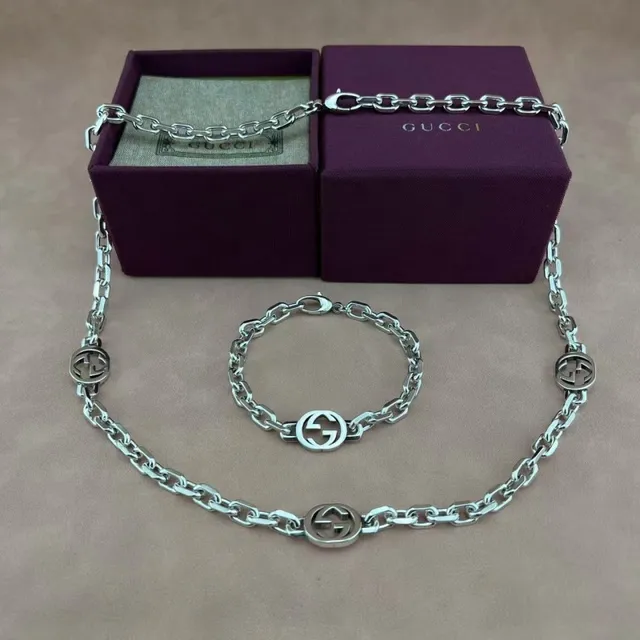 Gucci Corrente chunky curb-link de prata Três medallions circulares GG interligados Colar 6
