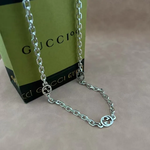 Gucci Corrente chunky curb-link de prata Três medallions circulares GG interligados Colar 7