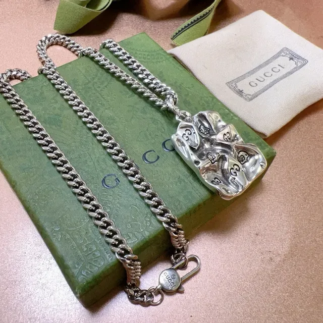 Gucci Silver Curb Chain Sculpted Multi-Element Pendant Necklace 3