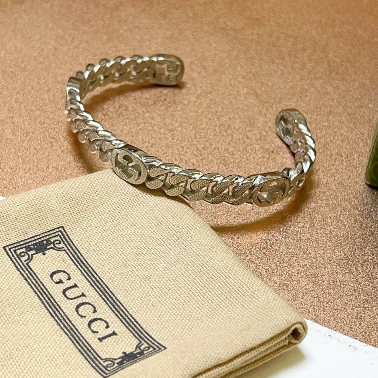 Gucci Silver Curb-Link Chain Interlocking G Logo Motif Bracelet 3