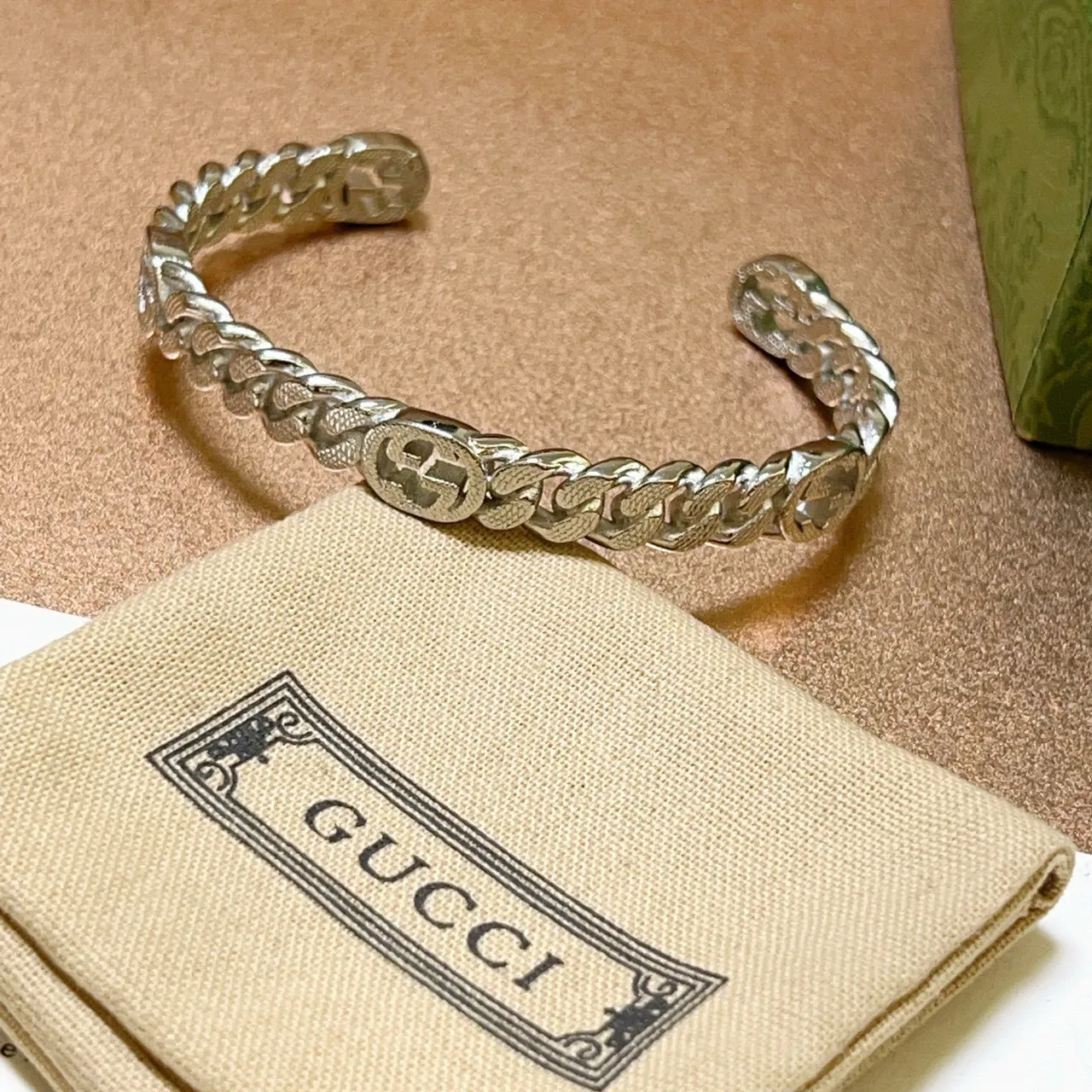 Gucci Silver Curb-Link Chain Interlocking G Logo Motif Bracelet 7