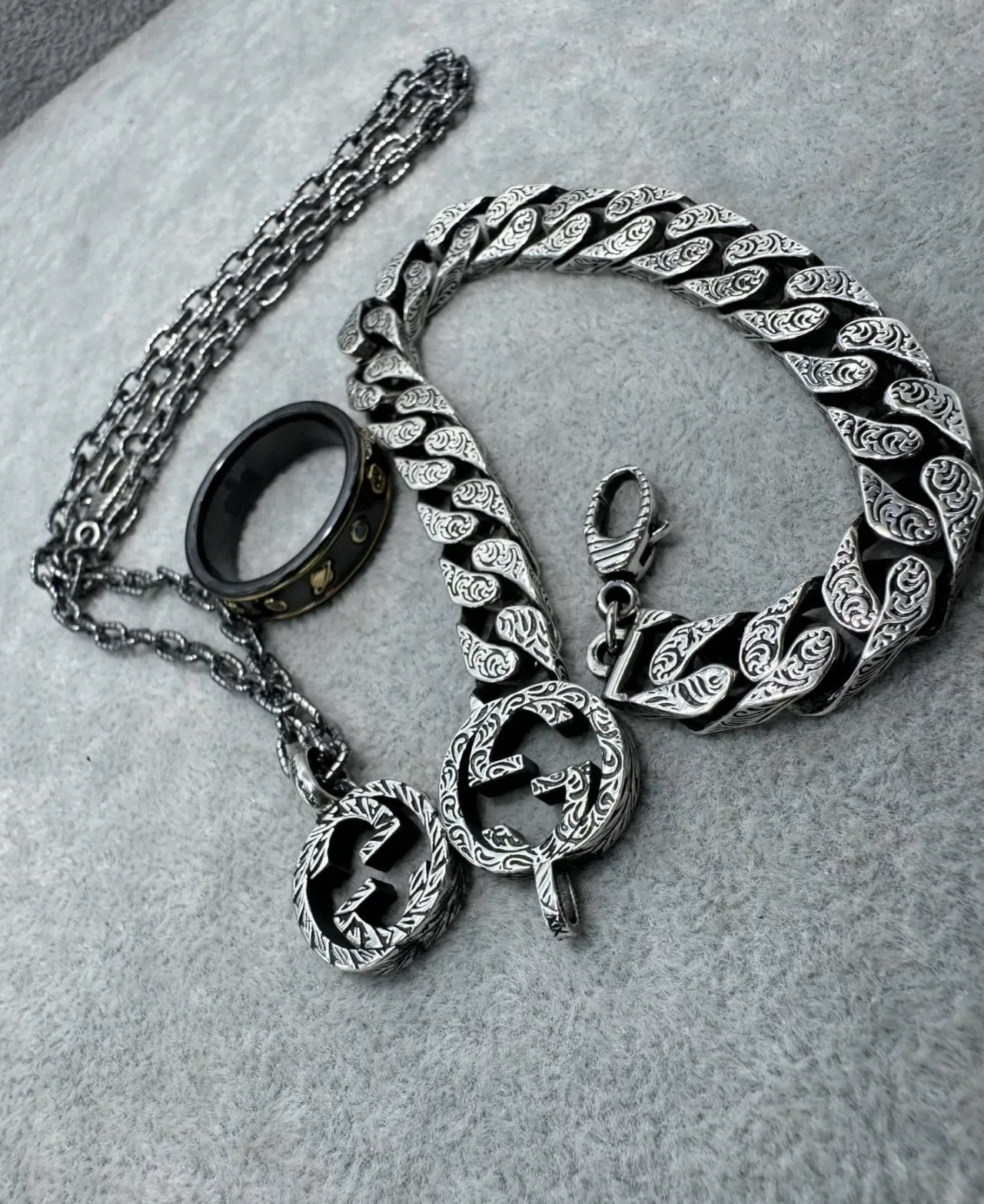 Gucci Silver Green Chunky Curb-Link Chain Engraved Leaf Motifs Bracelet 4
