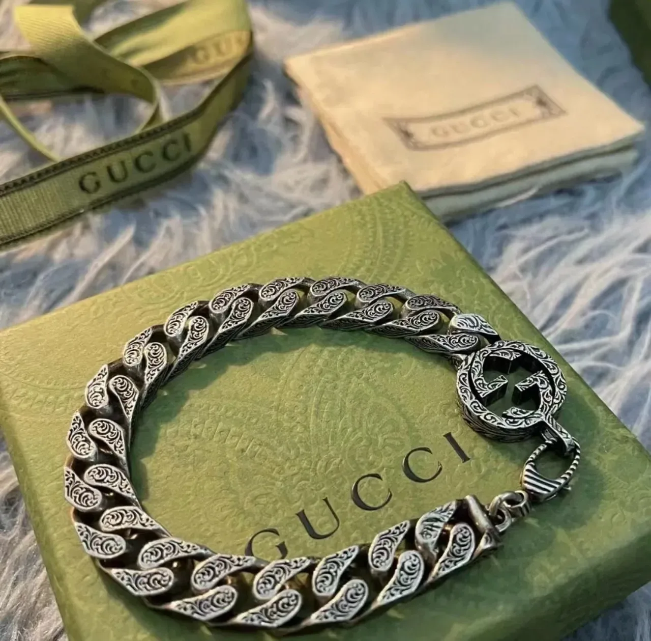 Gucci Silver Green Chunky Curb-Link Chain Engraved Leaf Motifs Bracelet 6