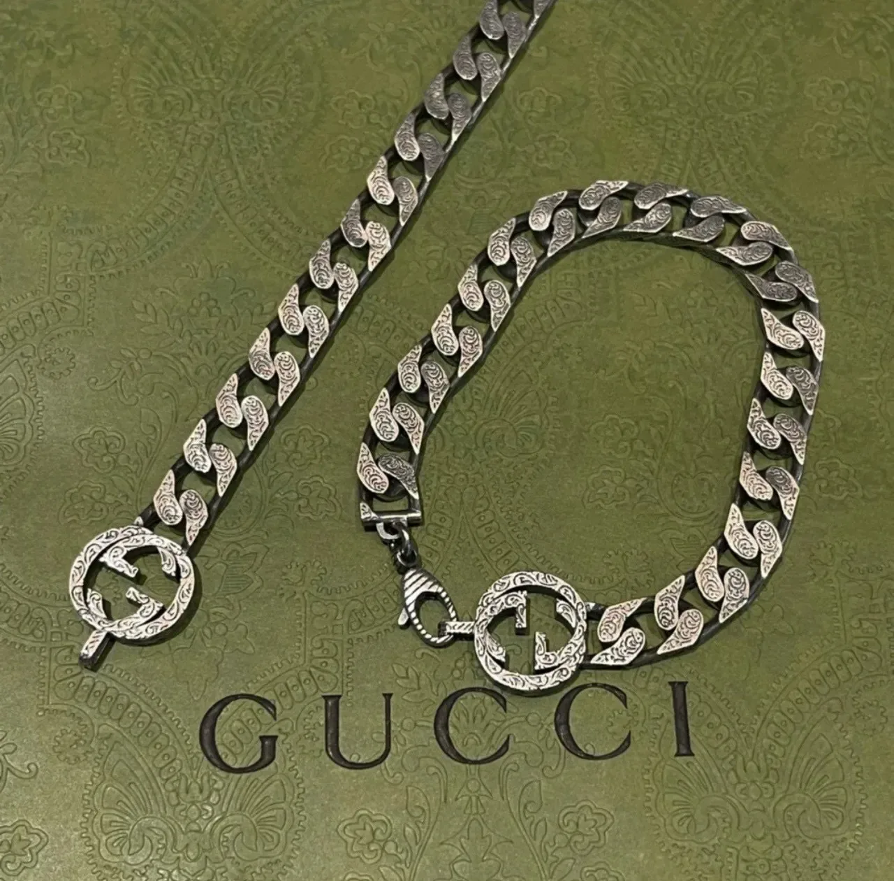 Gucci Silver Green Chunky Curb-Link Chain Engraved Leaf Motifs Bracelet 7