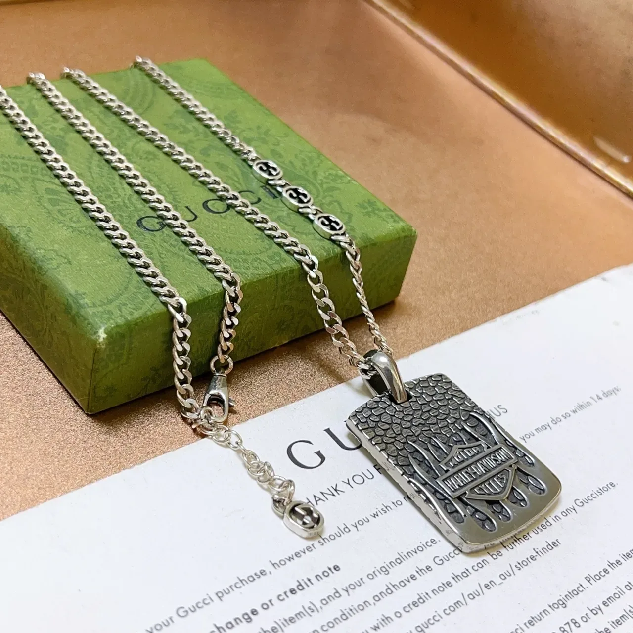 Gucci Silver Green Curb Chain Reptile-Textured Pendant Necklace 3