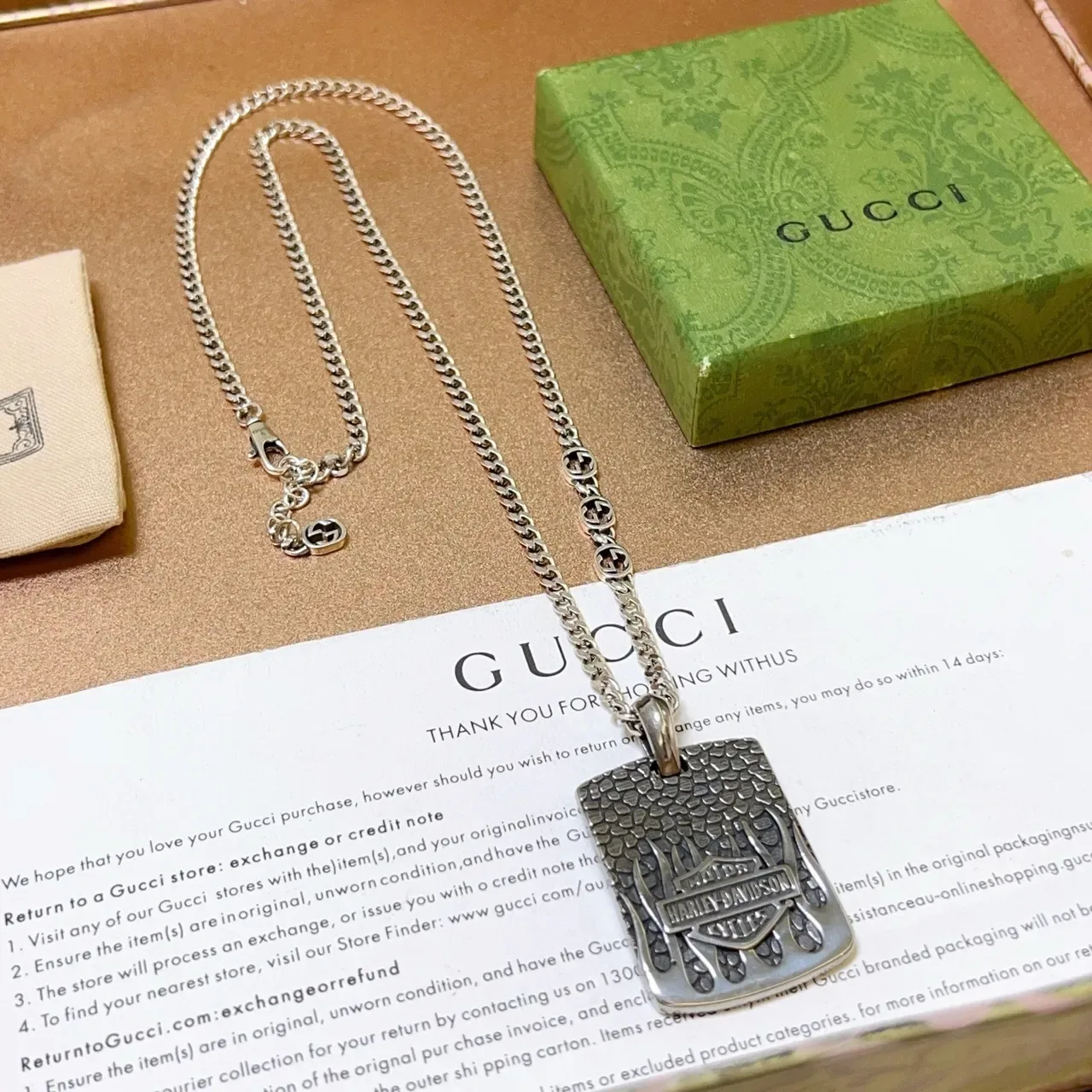 Gucci Silver Green Curb Chain Reptile-Textured Pendant Necklace 6