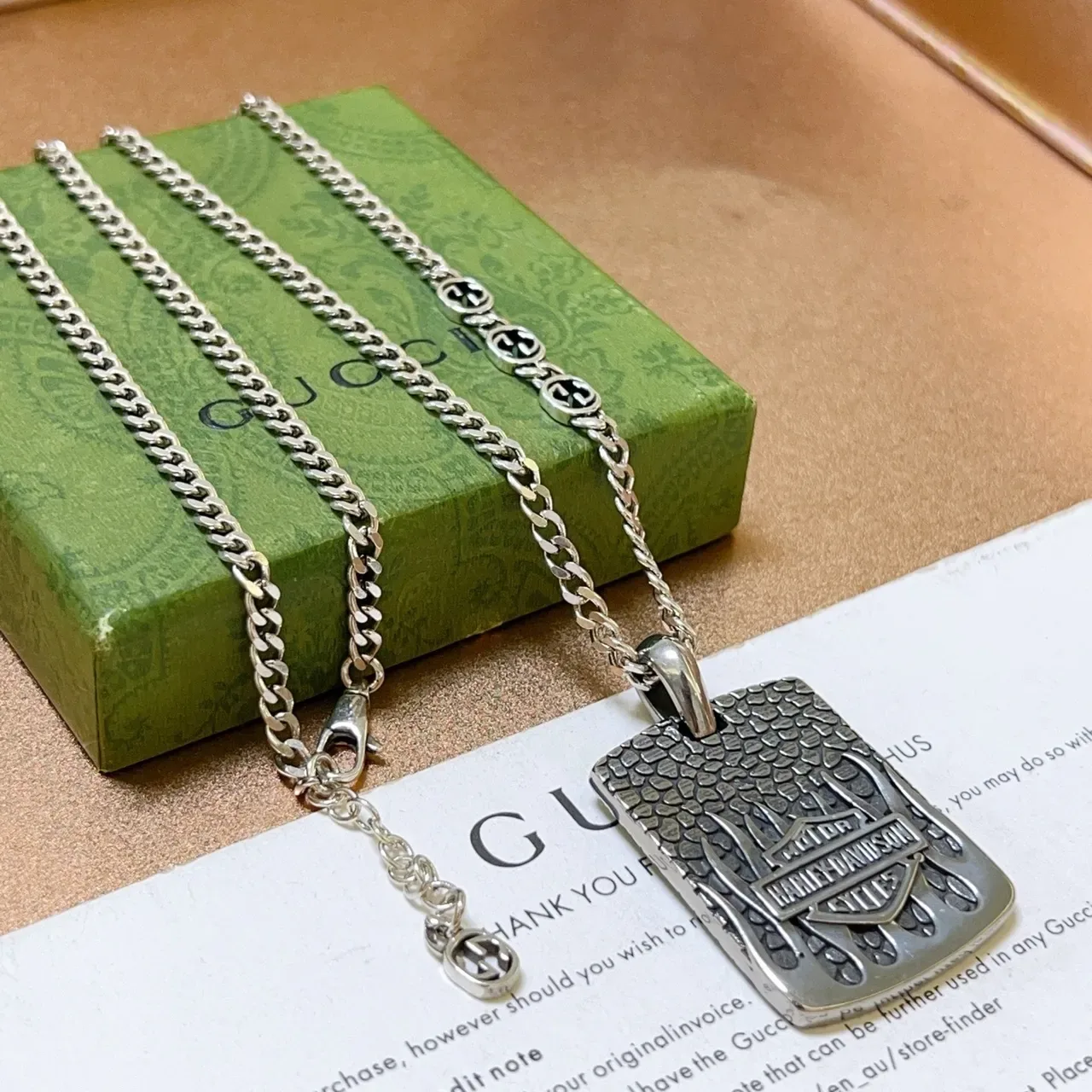 Gucci Silver Green Curb Chain Reptile-Textured Pendant Necklace 7
