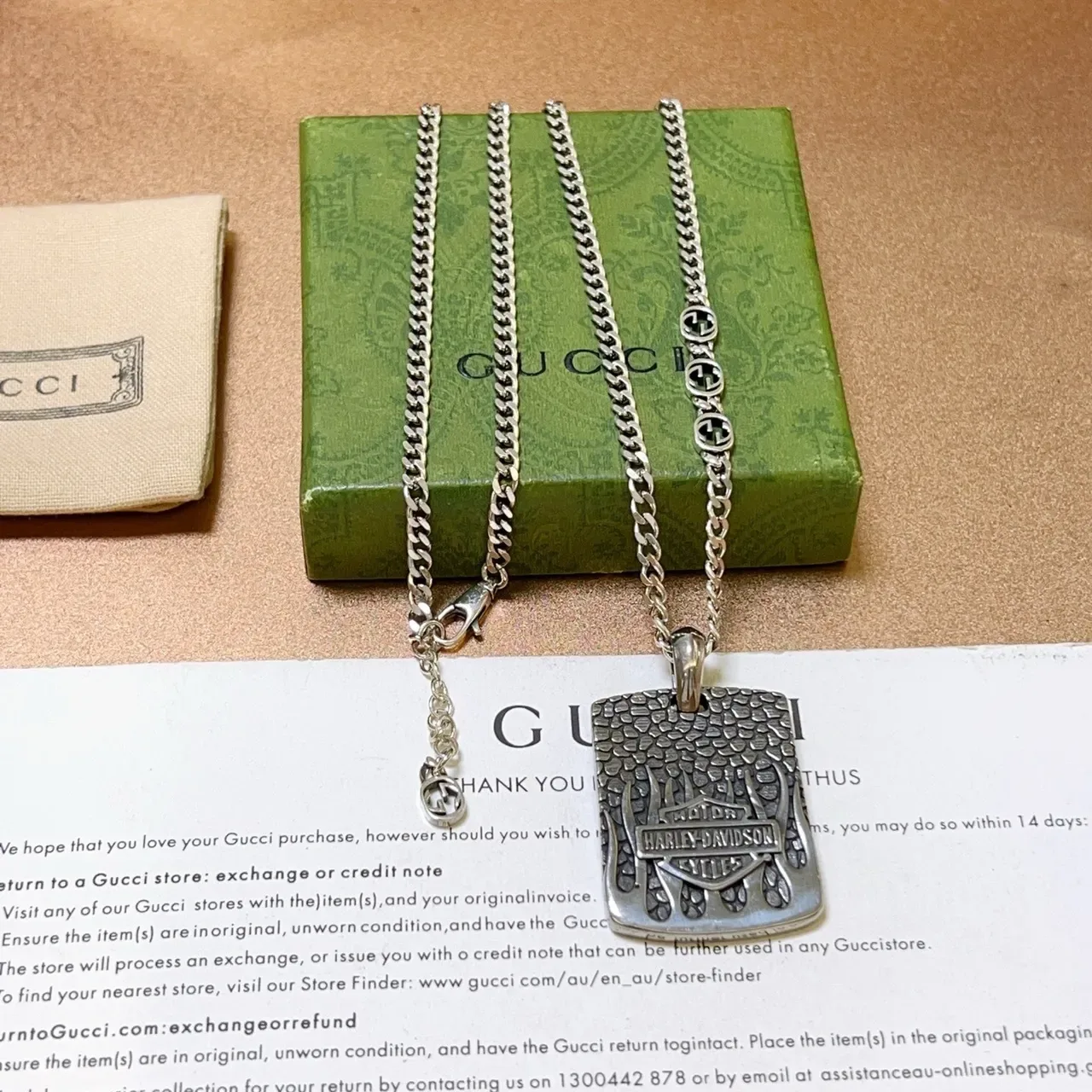 Gucci Silver Green Curb Chain Reptile-Textured Pendant Necklace 9