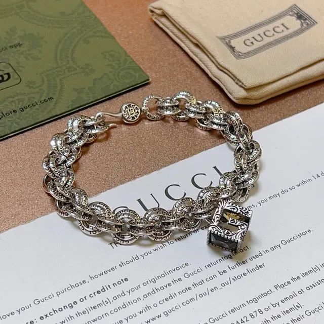 Gucci Silver Green Ornate Chain-Link Embossed Detailing Bracelet 9