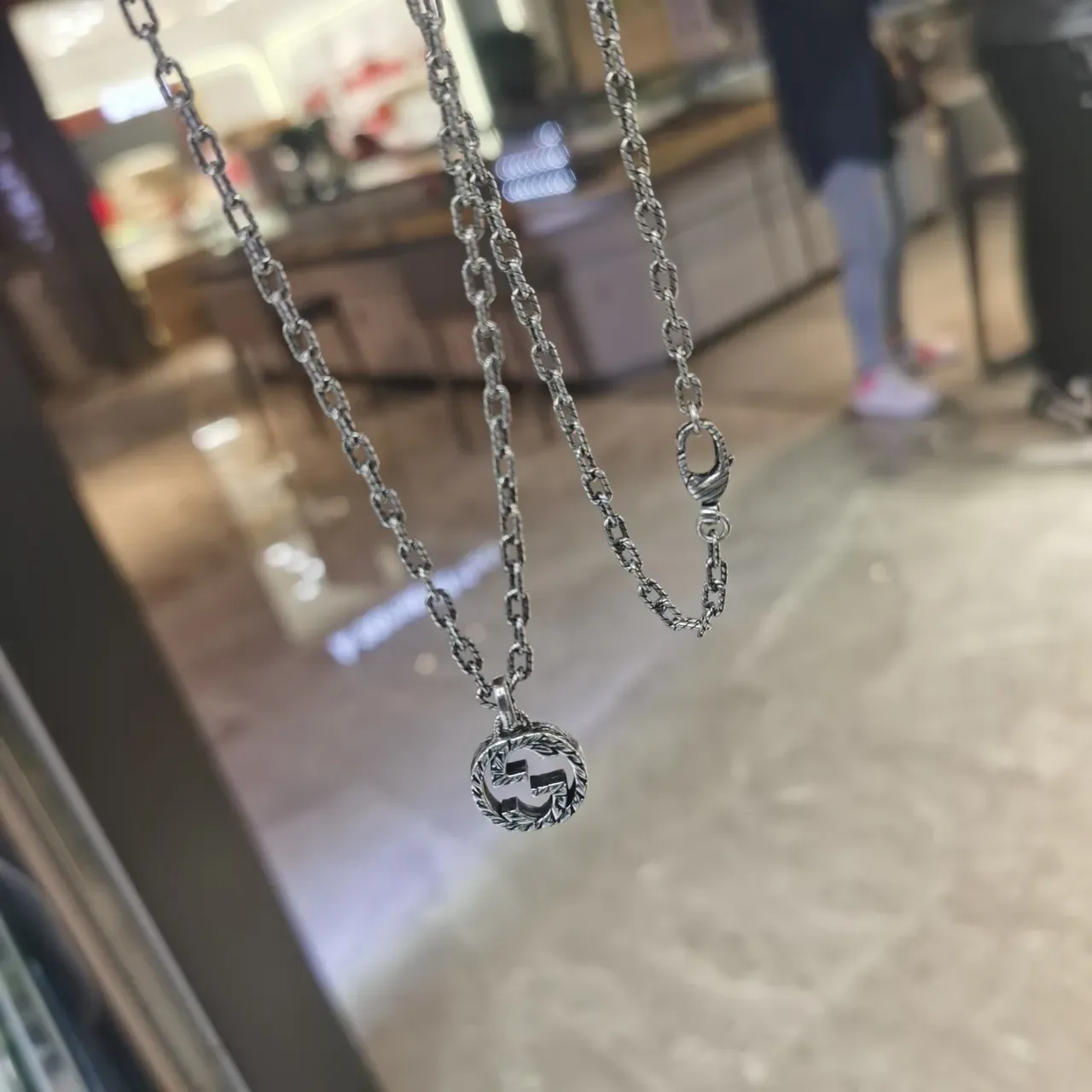 Gucci Silver Interlocking Double-G Pendant Engraved Laurel Wreath Border Necklace 3