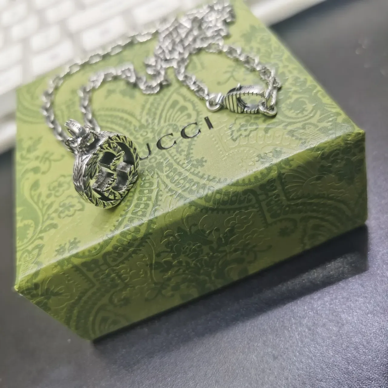 Gucci Silver Interlocking Double-G Pendant Engraved Laurel Wreath Border Necklace 6