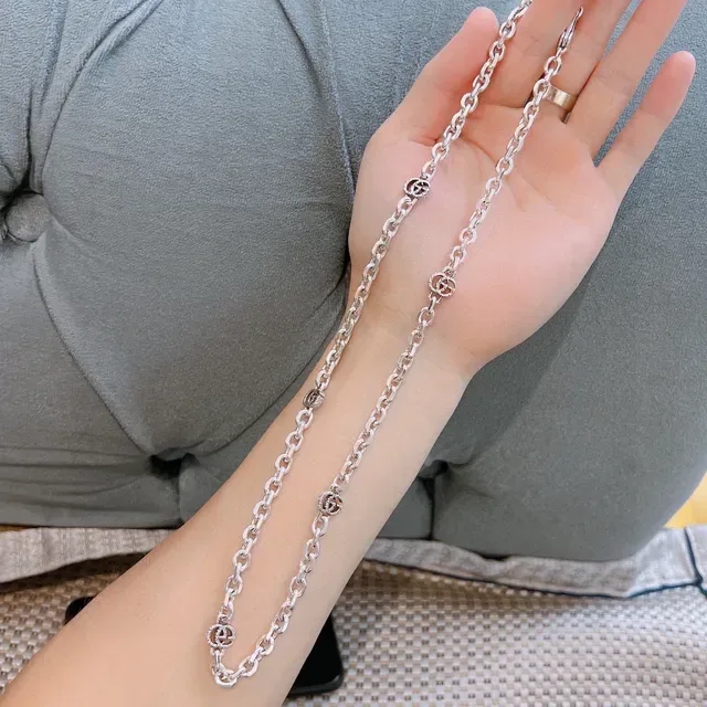 Gucci Silver Interlocking G Charms Curb-Link Chain Necklace 2