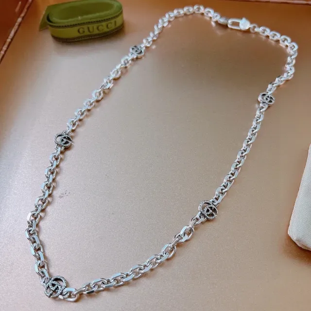 Gucci Silver Interlocking G Charms Curb-Link Chain Necklace 9