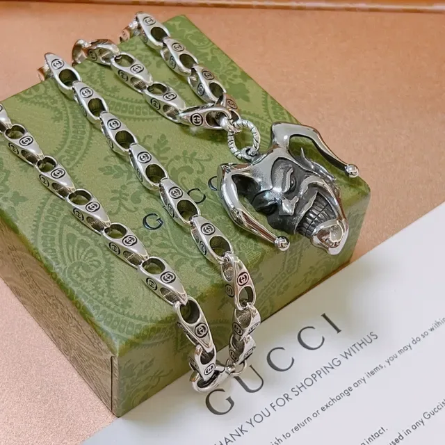 Gucci Silver Jester Skull Pendant Necklace 7