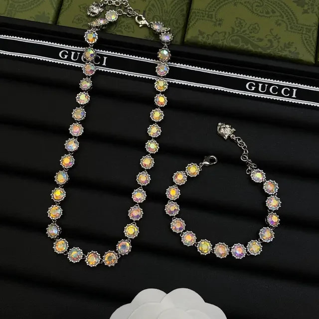 Gucci Argent Multicolore Iridescent Cristal-Incrusté Tête de Tigre Charm Collier 8