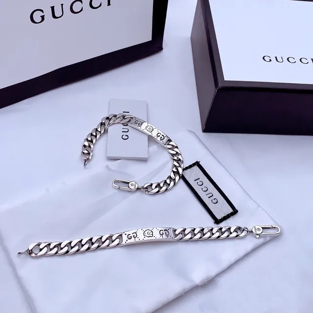 Gucci Silver-Tone Chunky Curb Chain Engraved Bracelet 2