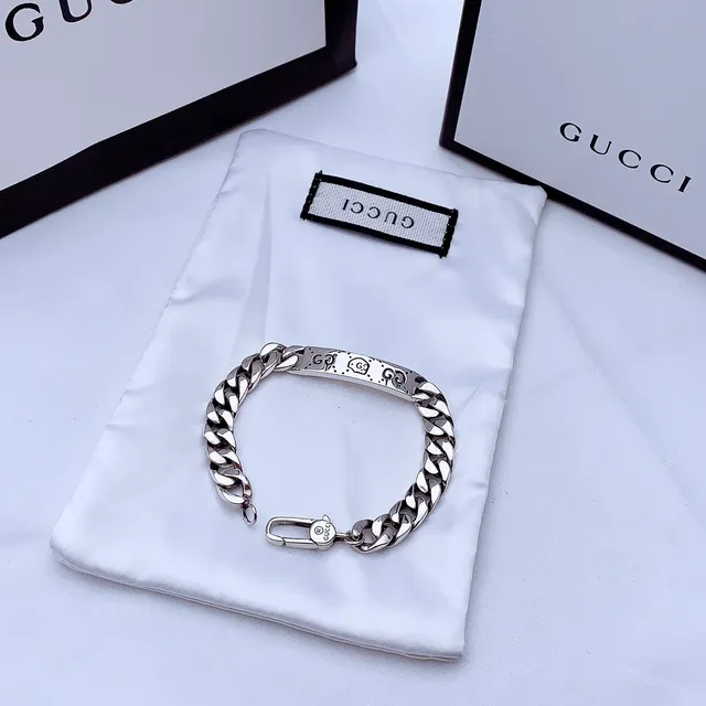 Gucci Silver-Tone Chunky Curb Chain Engraved Bracelet 4