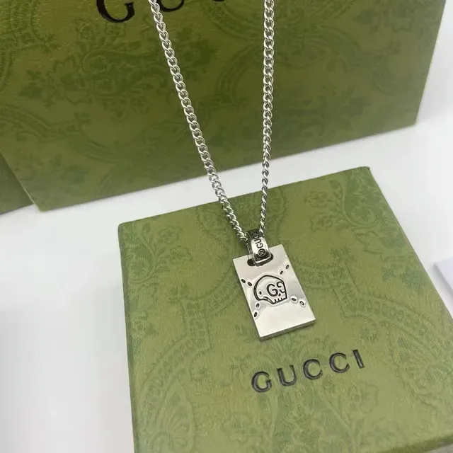 Gucci Skull Motif Rectangular Pendant Necklace 2